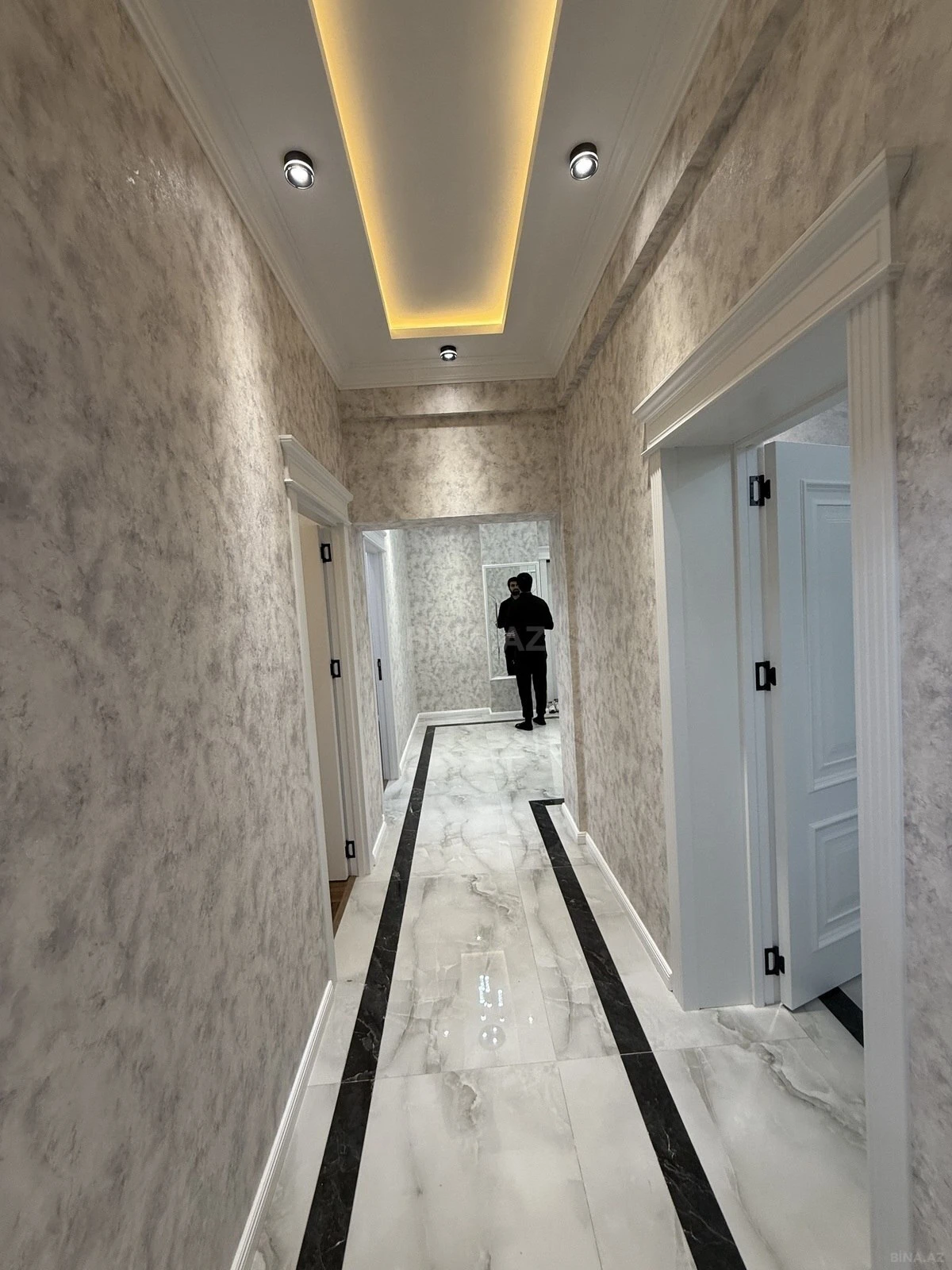 Satılır 3 otaqlı mənzil 108 m²