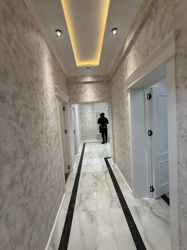 Satılır 3 otaqlı mənzil 108 m²