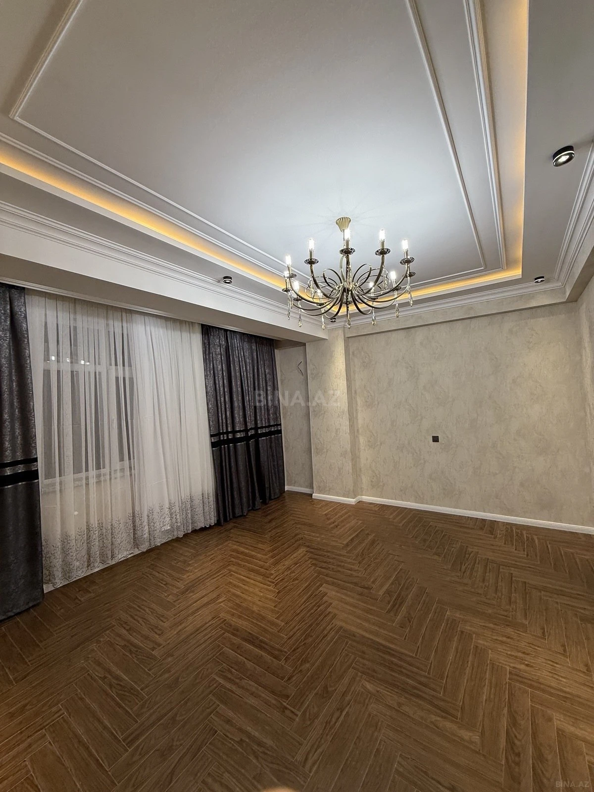 Satılır 3 otaqlı mənzil 108 m²