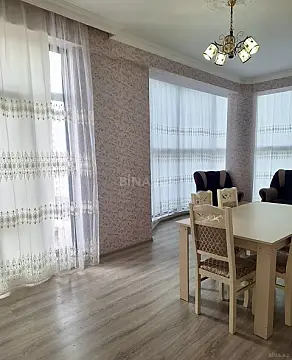 Kirayə verilir 2 otaqlı mənzil 90 m²