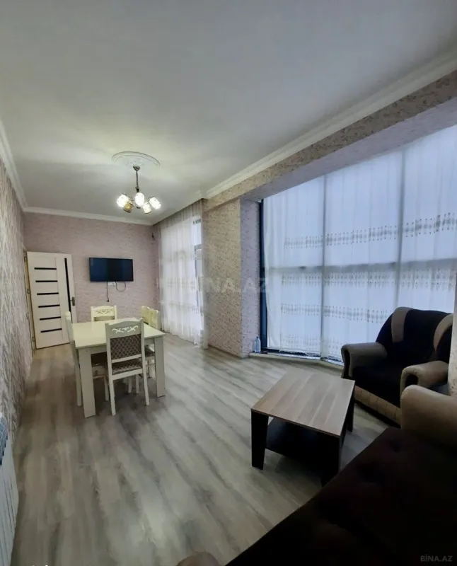 Kirayə verilir 2 otaqlı mənzil 90 m²