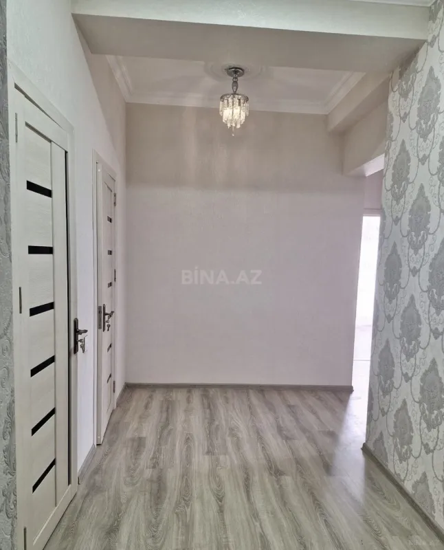 Kirayə verilir 2 otaqlı mənzil 90 m²