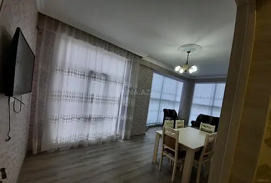 Kirayə verilir 2 otaqlı mənzil 90 m²