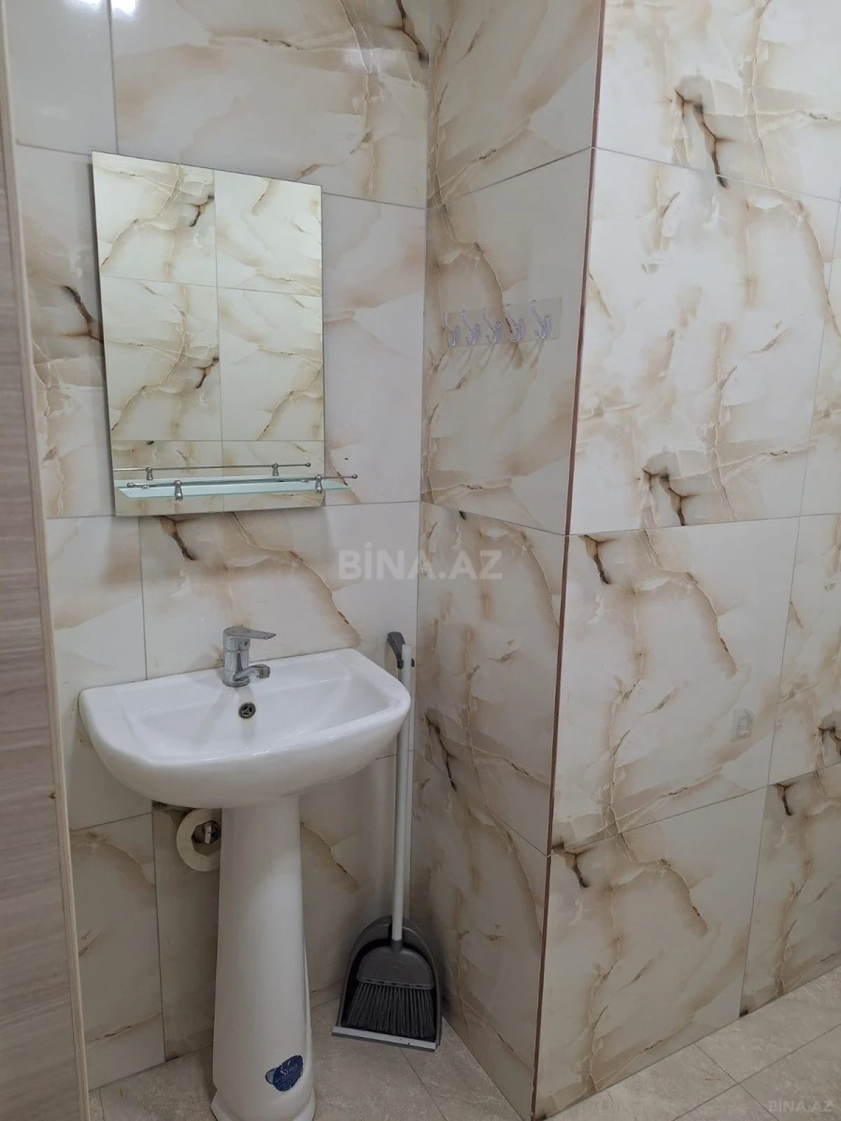 Kirayə verilir 2 otaqlı mənzil 90 m²