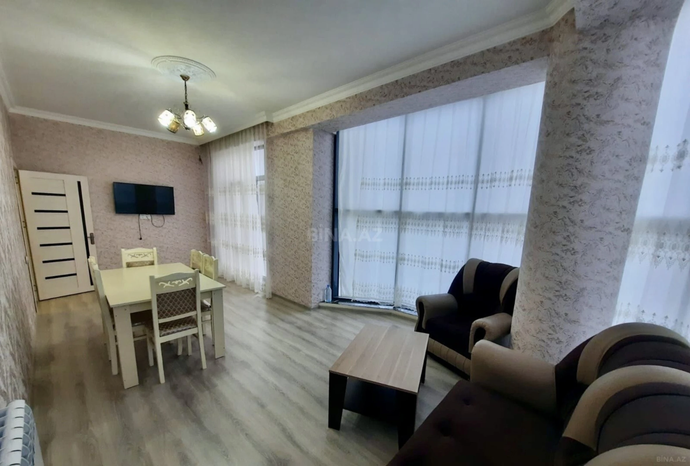 Kirayə verilir 2 otaqlı mənzil 90 m²