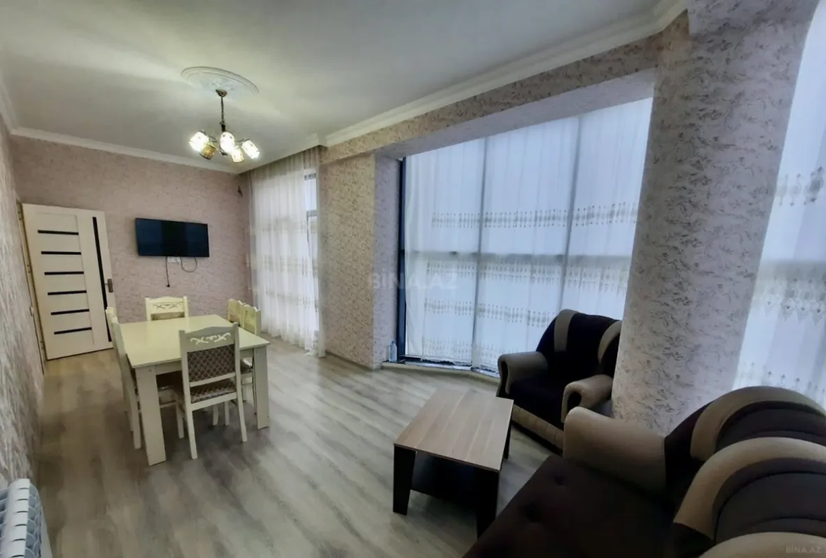 Kirayə verilir 2 otaqlı mənzil 90 m²