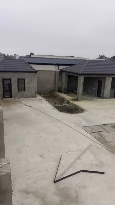 Satılır 4 otaqlı həyət evi 145 m²