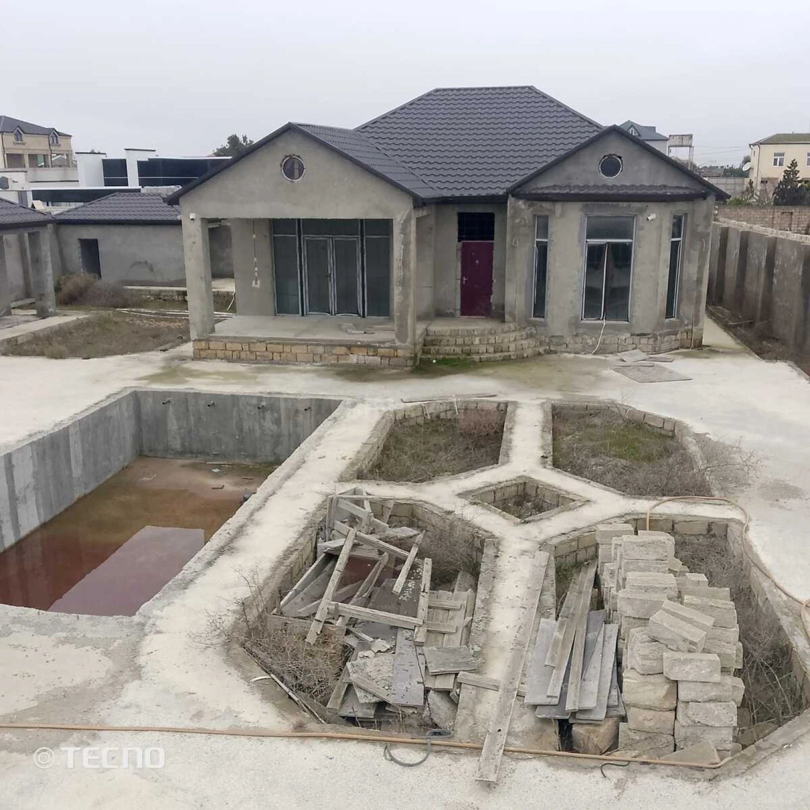 Satılır 4 otaqlı həyət evi 145 m²