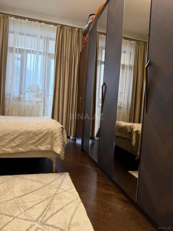 Satılır 2 otaqlı mənzil 75 m²