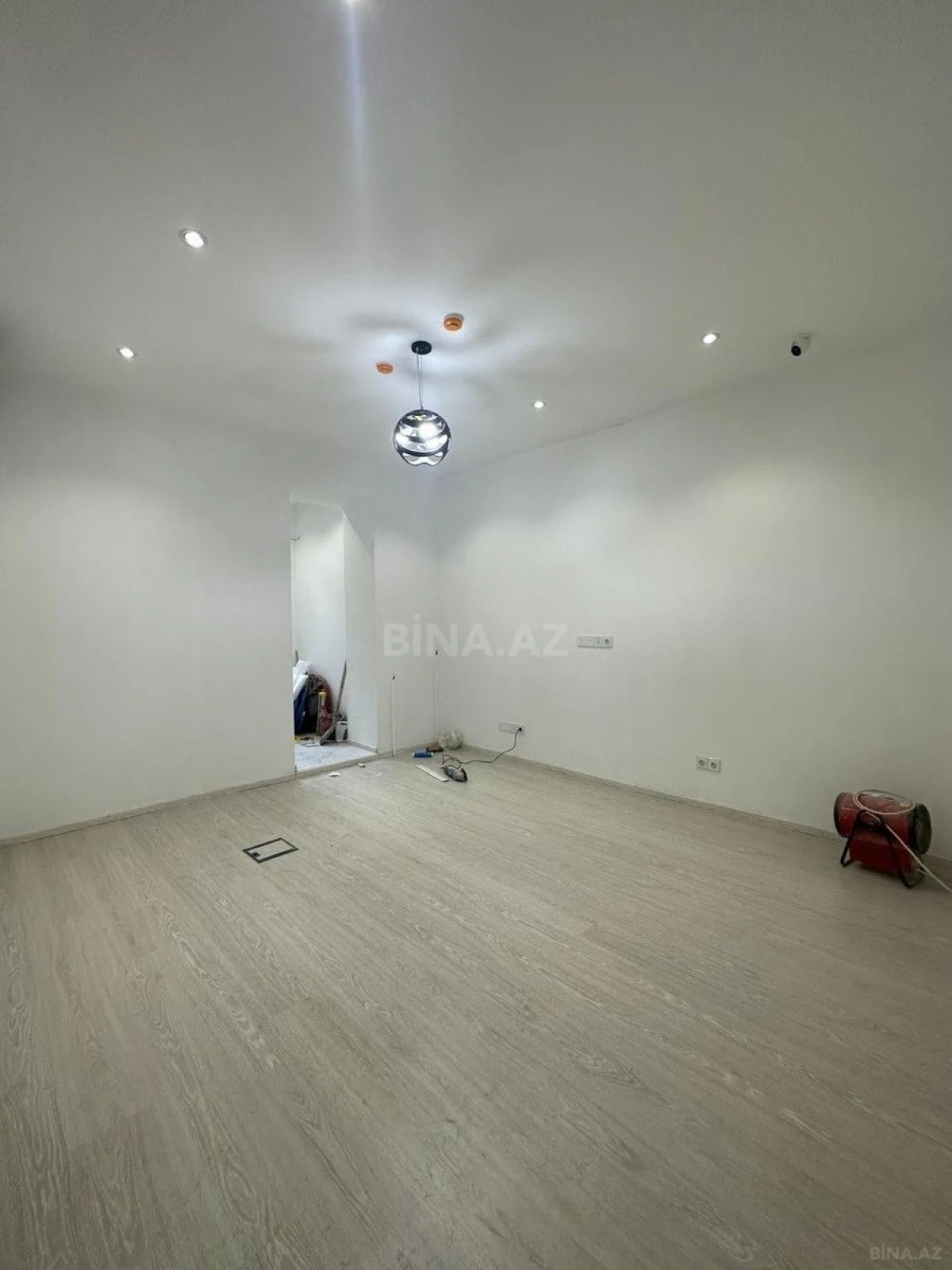 Kirayə verilir obyekt 102 m²