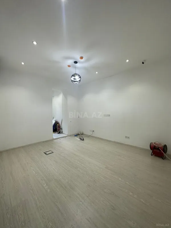 Kirayə verilir obyekt 102 m²