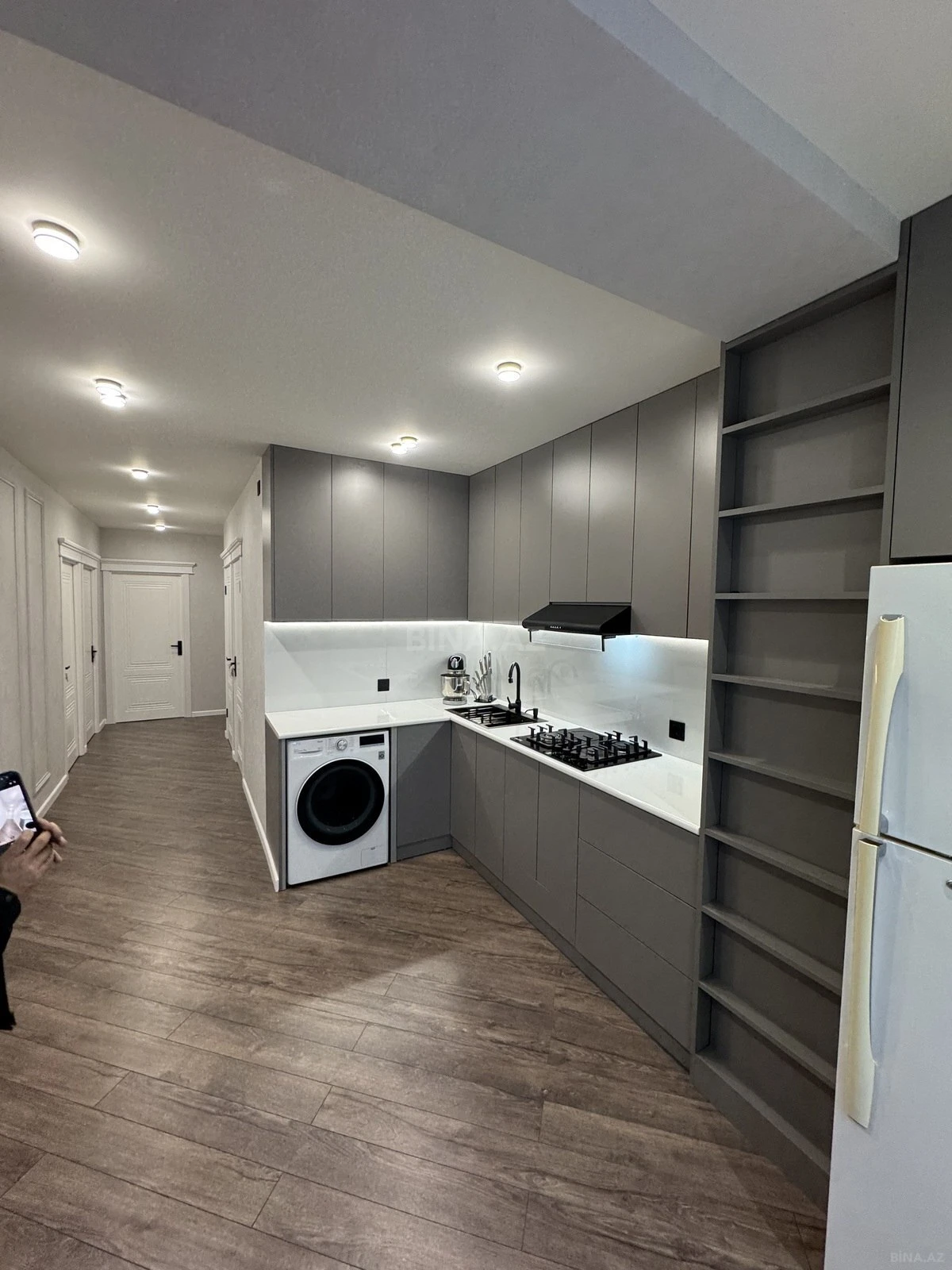 Satılır 3 otaqlı mənzil 94 m²