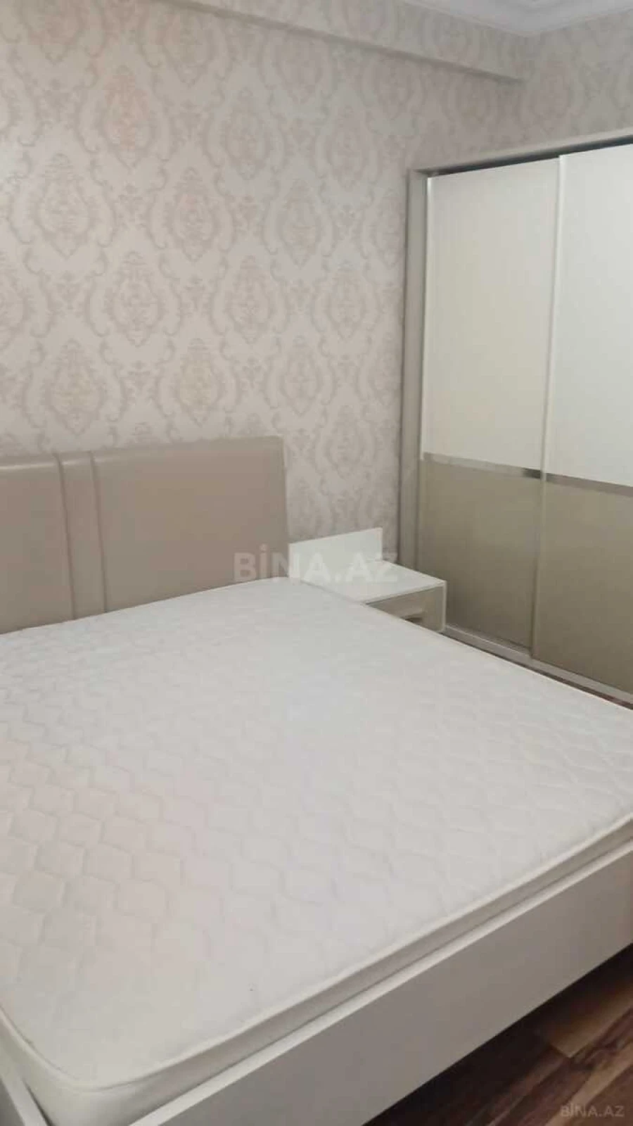 Kirayə verilir 2 otaqlı mənzil 95 m²