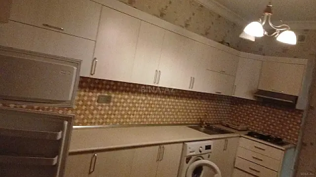 Kirayə verilir 2 otaqlı mənzil 95 m²