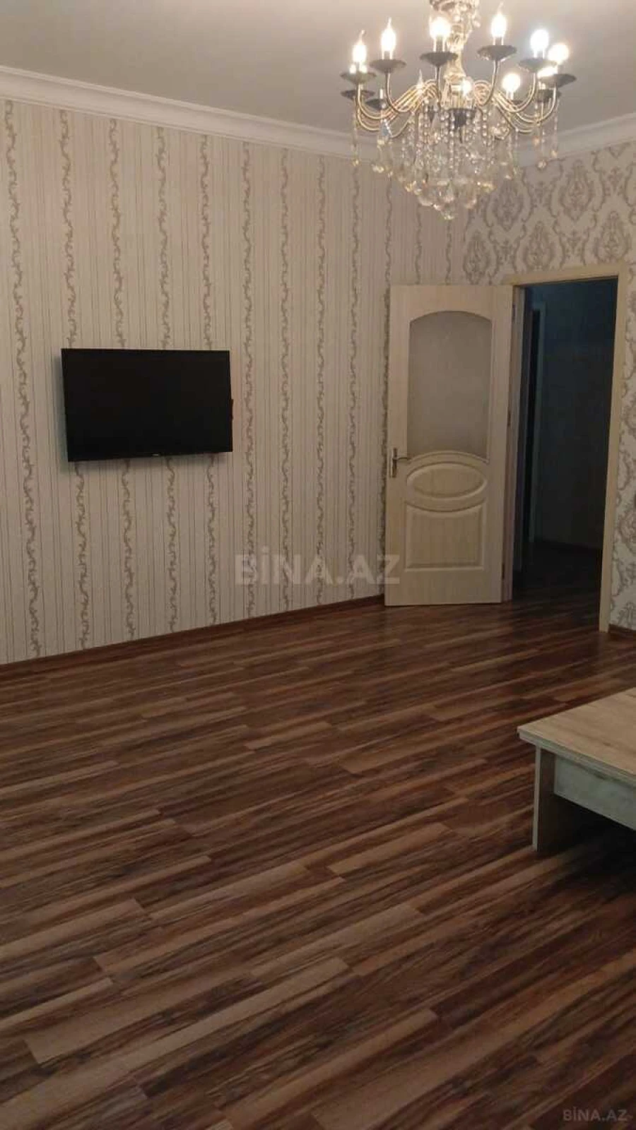 Kirayə verilir 2 otaqlı mənzil 95 m²