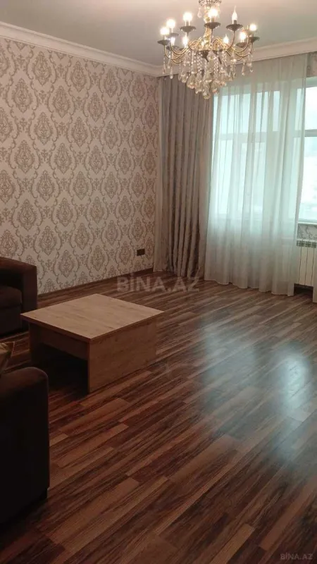 Kirayə verilir 2 otaqlı mənzil 95 m²
