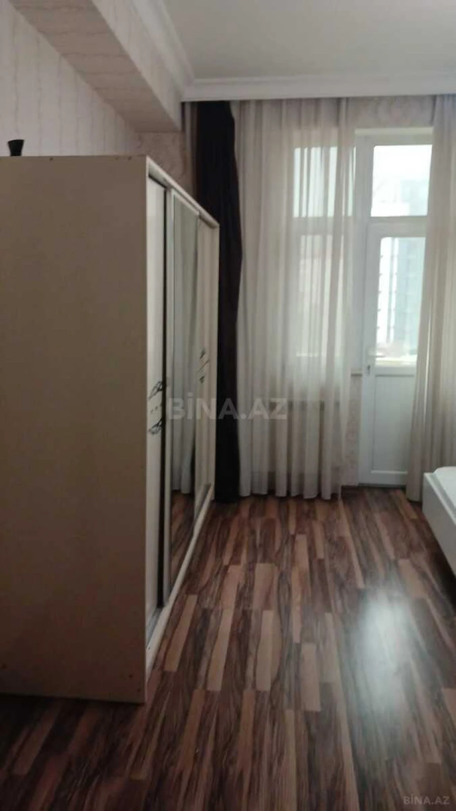 Kirayə verilir 2 otaqlı mənzil 95 m²
