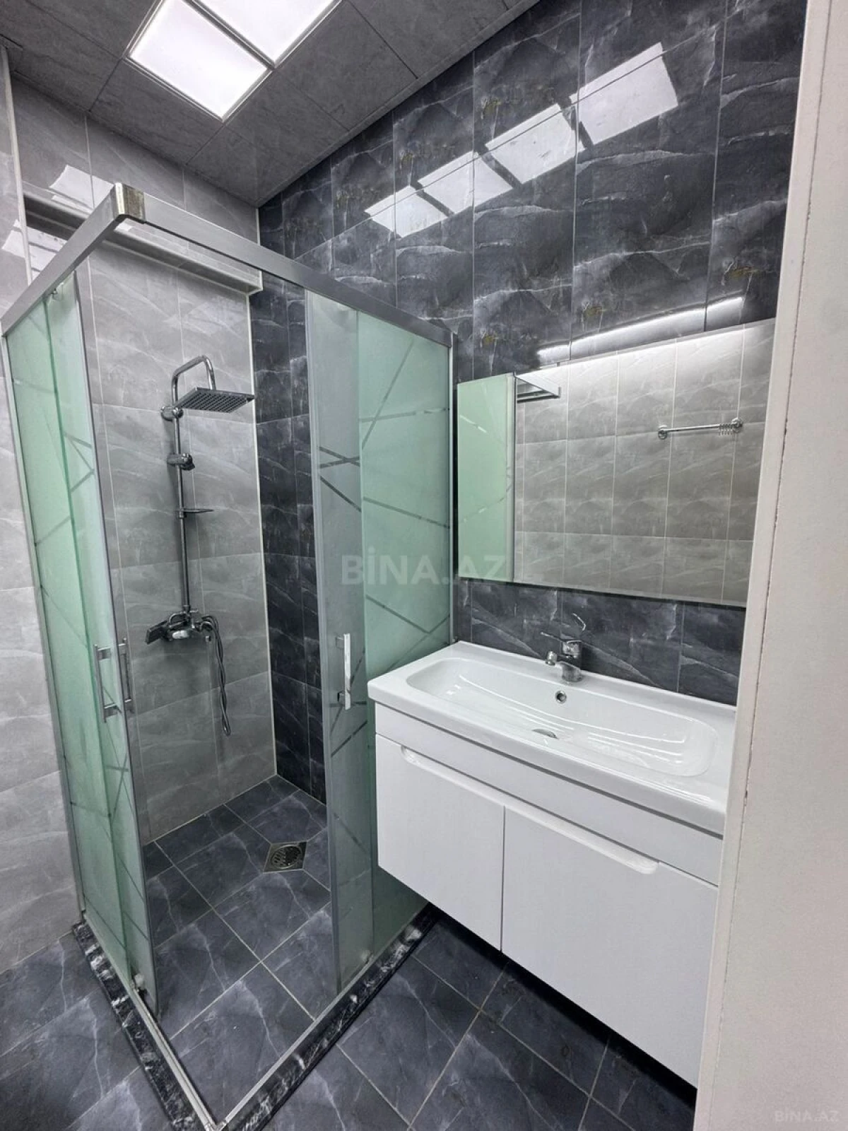 Satılır 2 otaqlı mənzil 62 m²