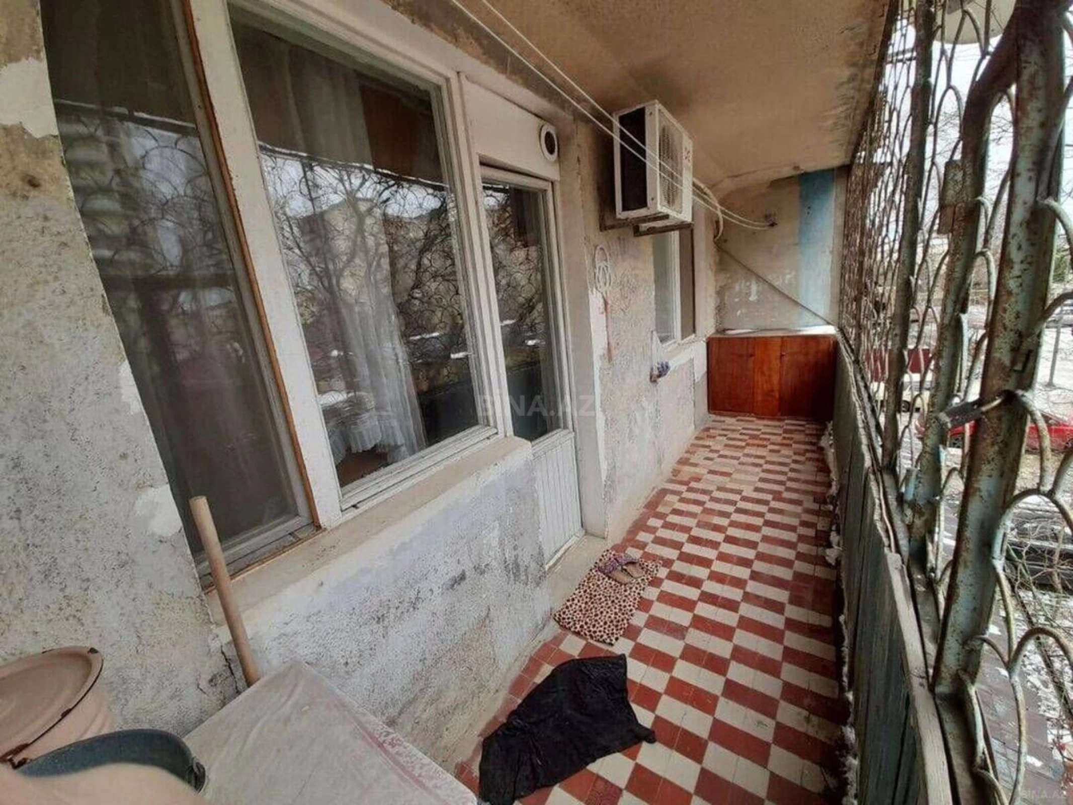 Satılır 4 otaqlı mənzil 110 m²