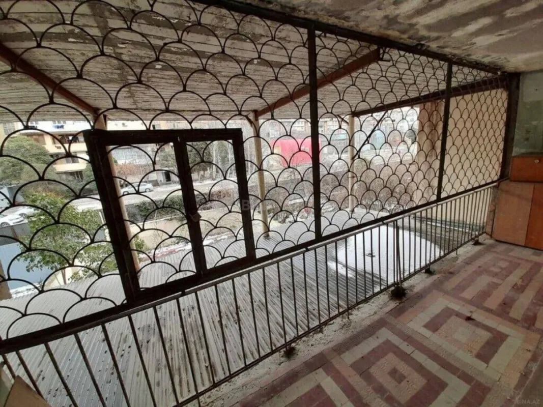 Satılır 4 otaqlı mənzil 110 m²