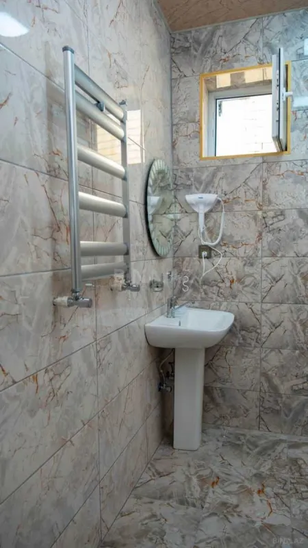 Kirayə verilir 4 otaqlı həyət evi 140 m²