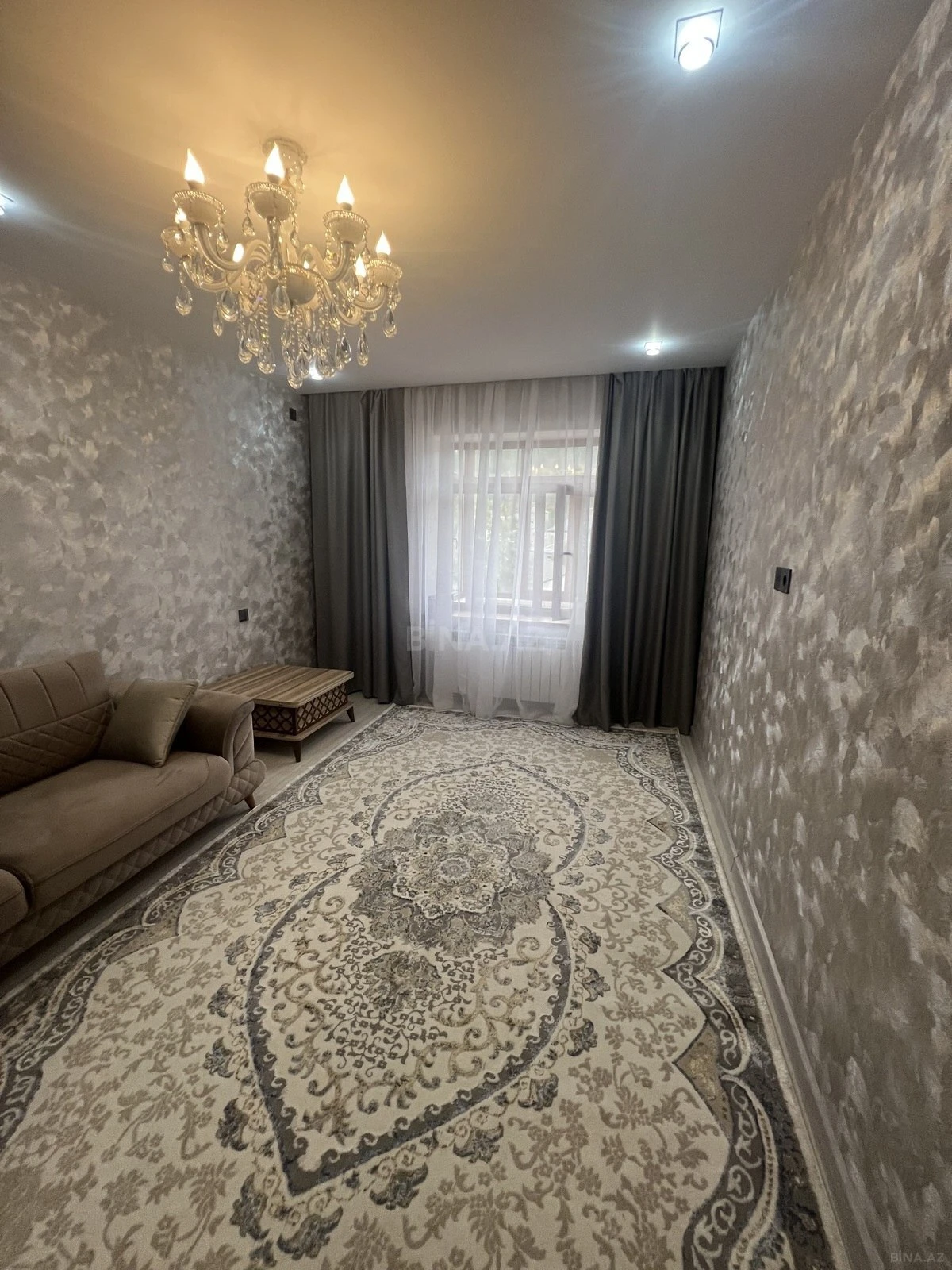 Kirayə verilir 2 otaqlı mənzil 85 m²