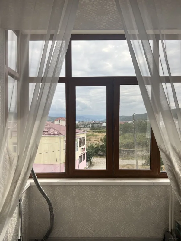 Kirayə verilir 2 otaqlı mənzil 85 m²