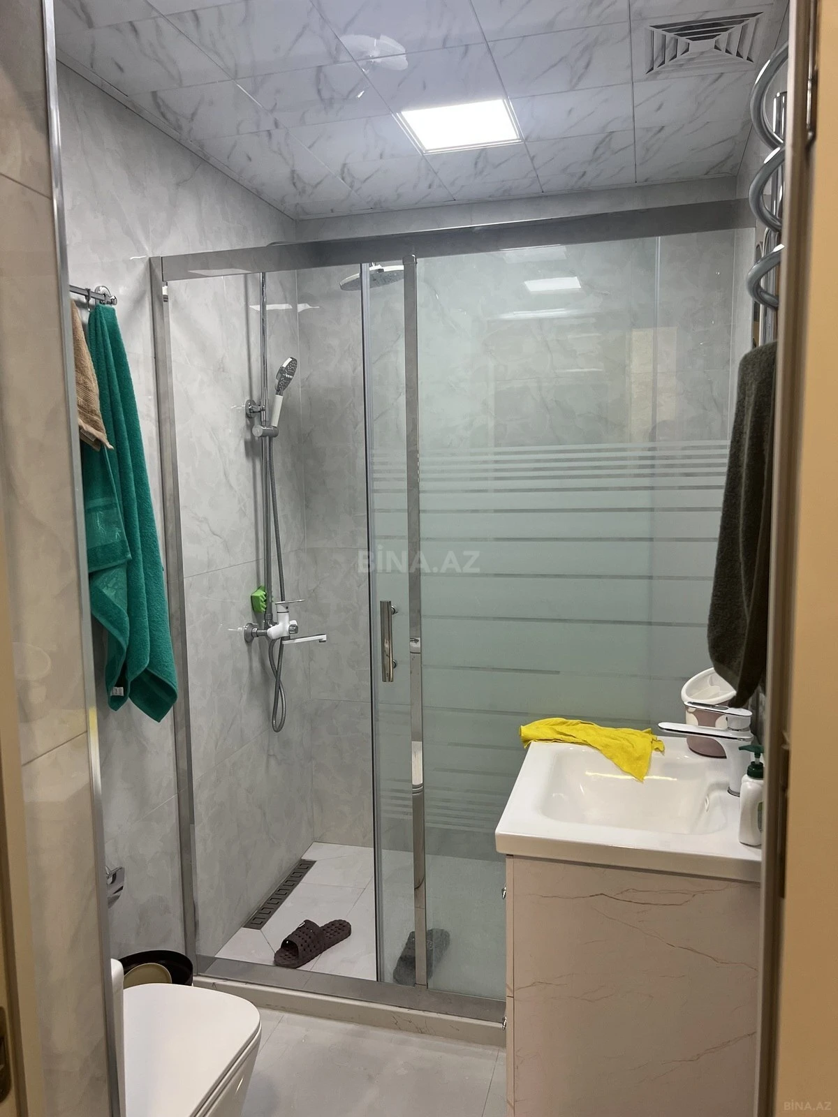 Kirayə verilir 2 otaqlı mənzil 85 m²