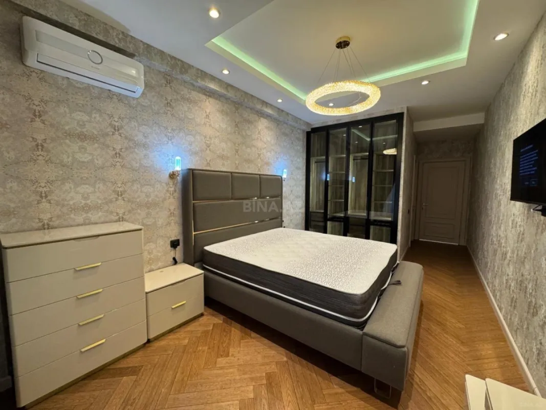 Satılır 3 otaqlı mənzil 120 m²