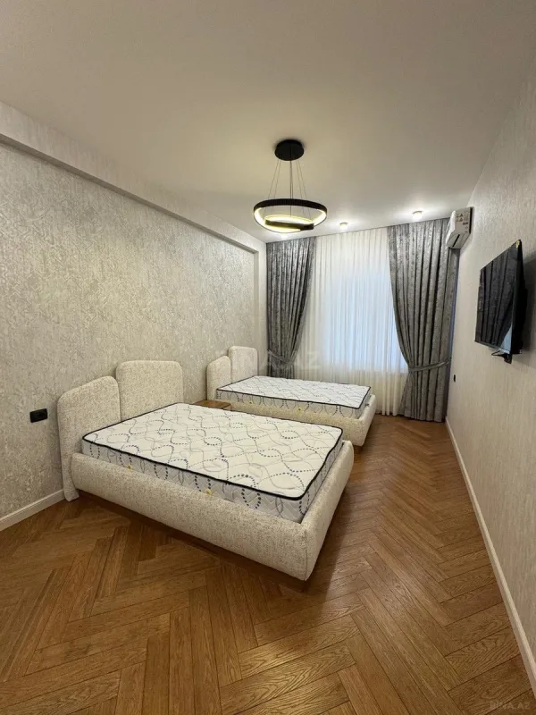 Satılır 3 otaqlı mənzil 120 m²