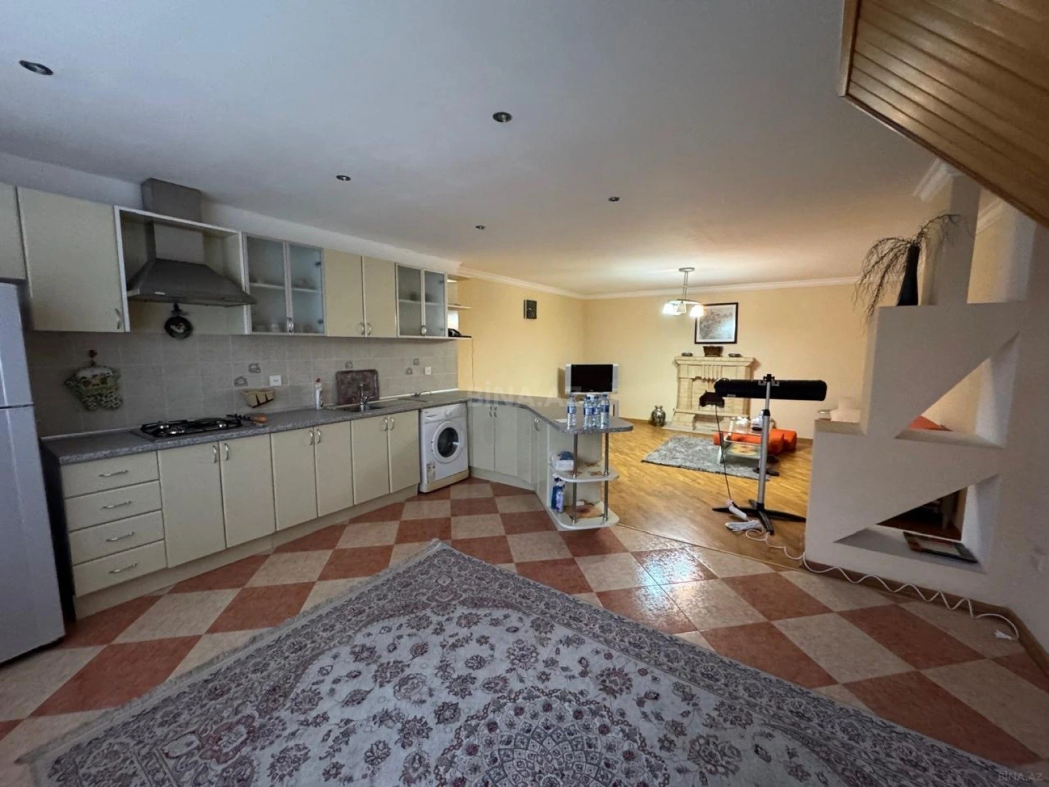 Satılır 2 otaqlı mənzil 91 m²