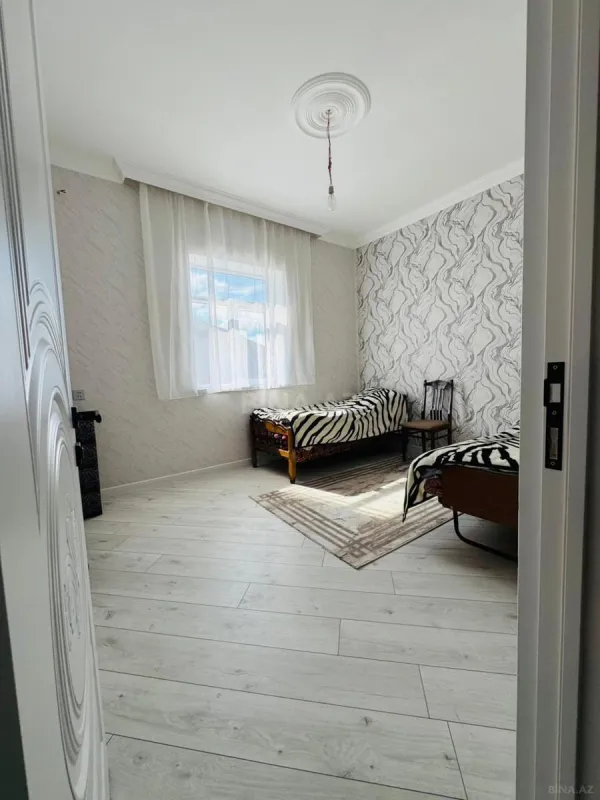 Satılır 5 otaqlı həyət evi 230 m²