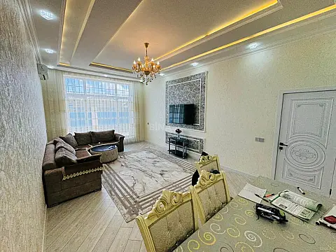 Satılır 5 otaqlı həyət evi 230 m²