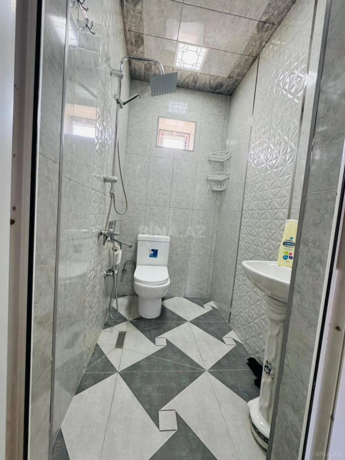 Satılır 5 otaqlı həyət evi 230 m²