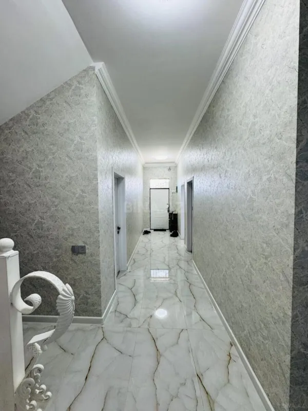 Satılır 5 otaqlı həyət evi 230 m²