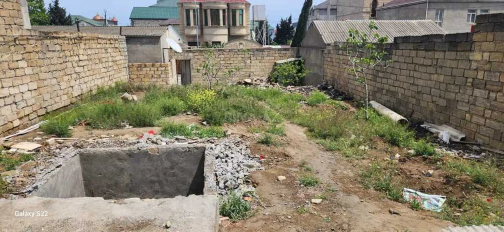 Satılır torpaq sahəsi 2.4 m²