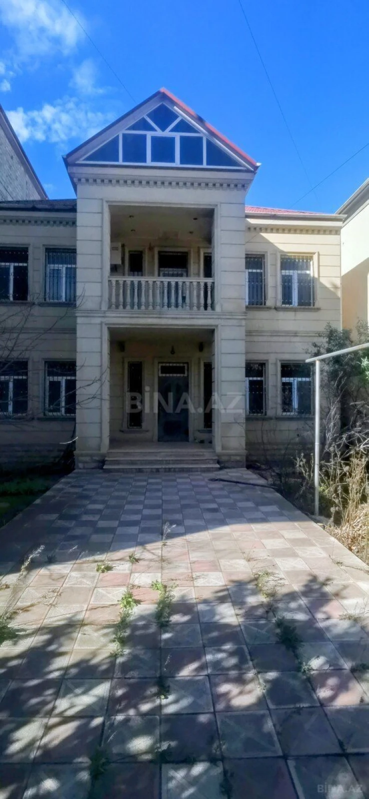 Satılır 6 otaqlı həyət evi 300 m²