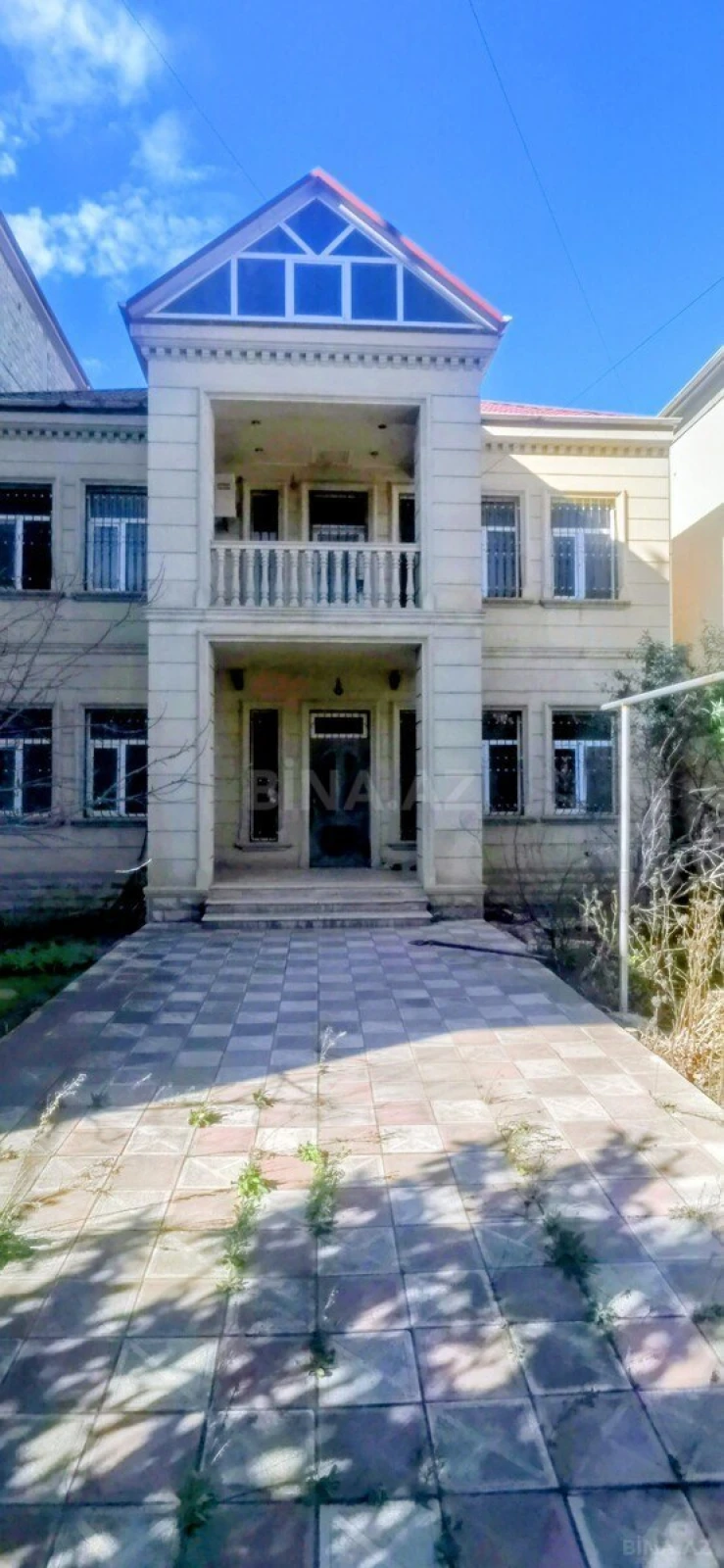 Satılır 6 otaqlı həyət evi 300 m²