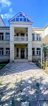 Satılır 6 otaqlı həyət evi 300 m² — Bakı, Qaraçuxur 6 otaq 300.00 m²