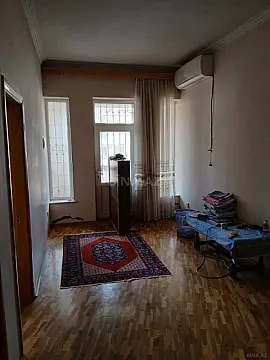 Satılır 6 otaqlı həyət evi 300 m²