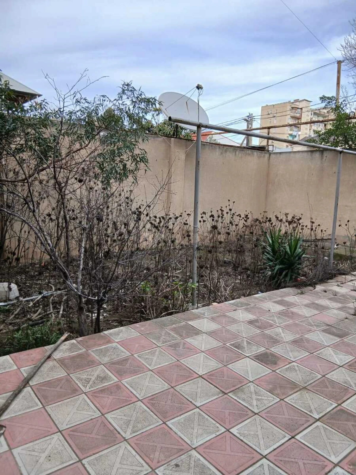 Satılır 6 otaqlı həyət evi 300 m²
