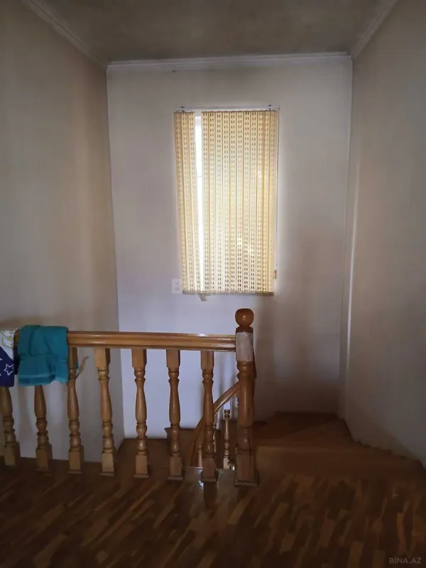 Satılır 6 otaqlı həyət evi 300 m²