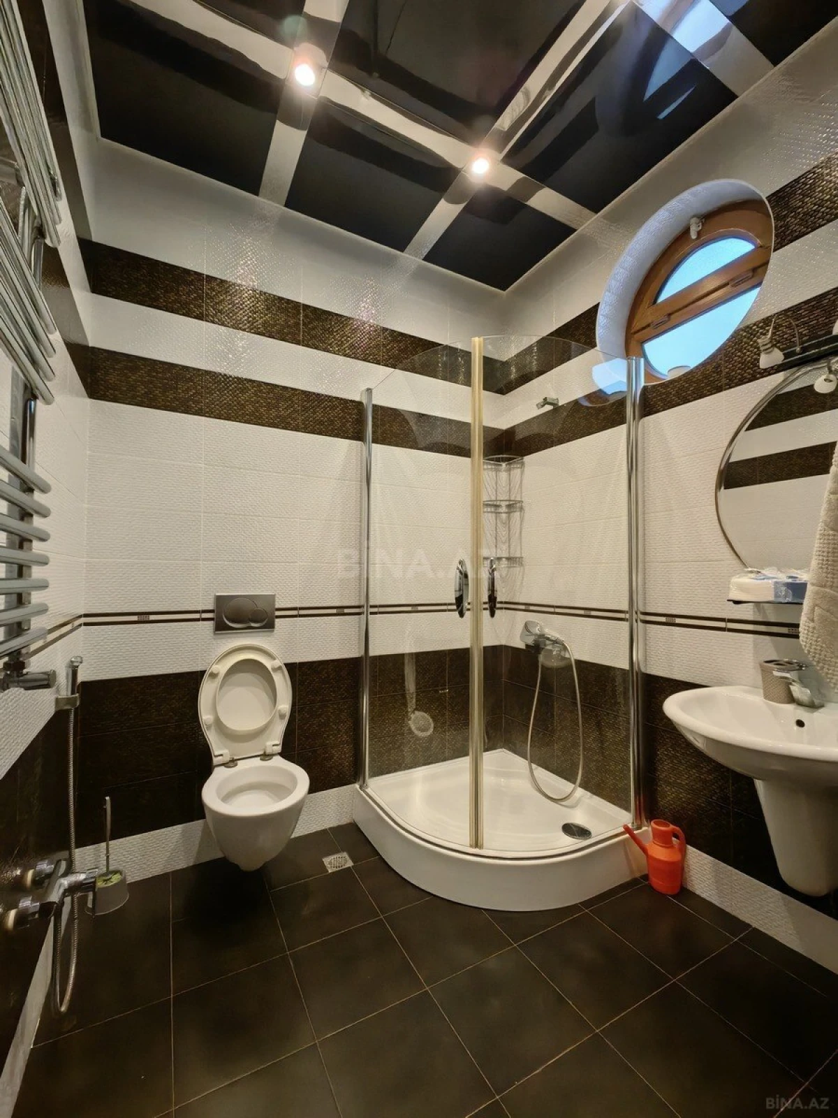 Satılır 5 otaqlı mənzil 278 m²