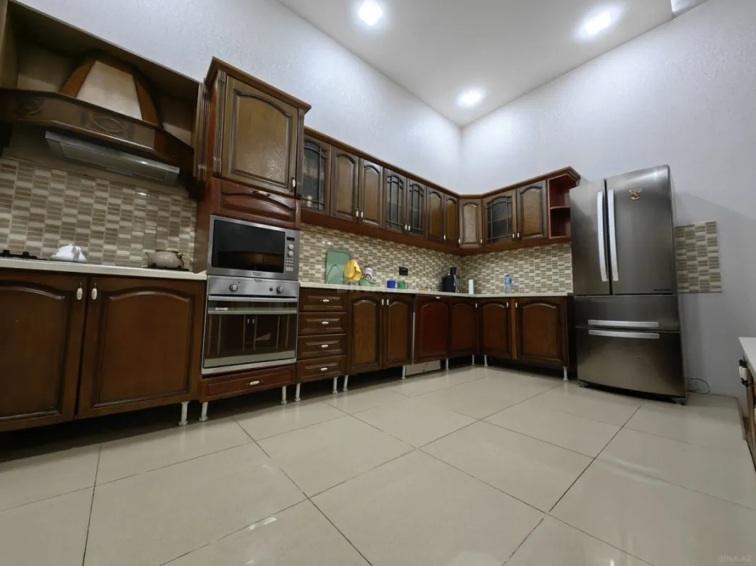 Satılır 5 otaqlı mənzil 278 m²