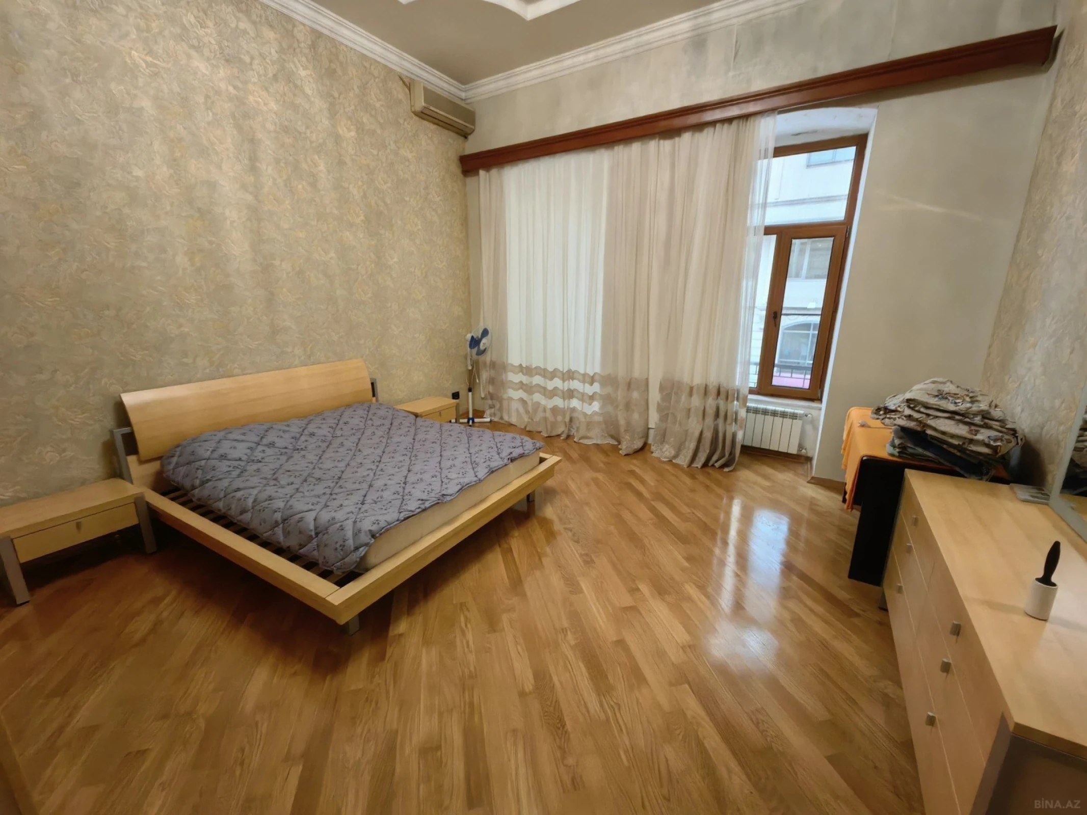Satılır 5 otaqlı mənzil 278 m²