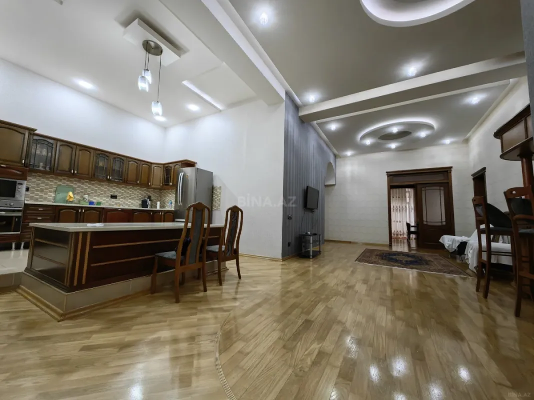 Satılır 5 otaqlı mənzil 278 m²