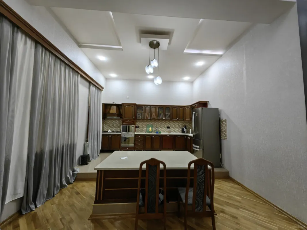 Satılır 5 otaqlı mənzil 278 m²