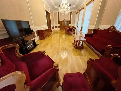 Satılır 5 otaqlı mənzil 278 m²