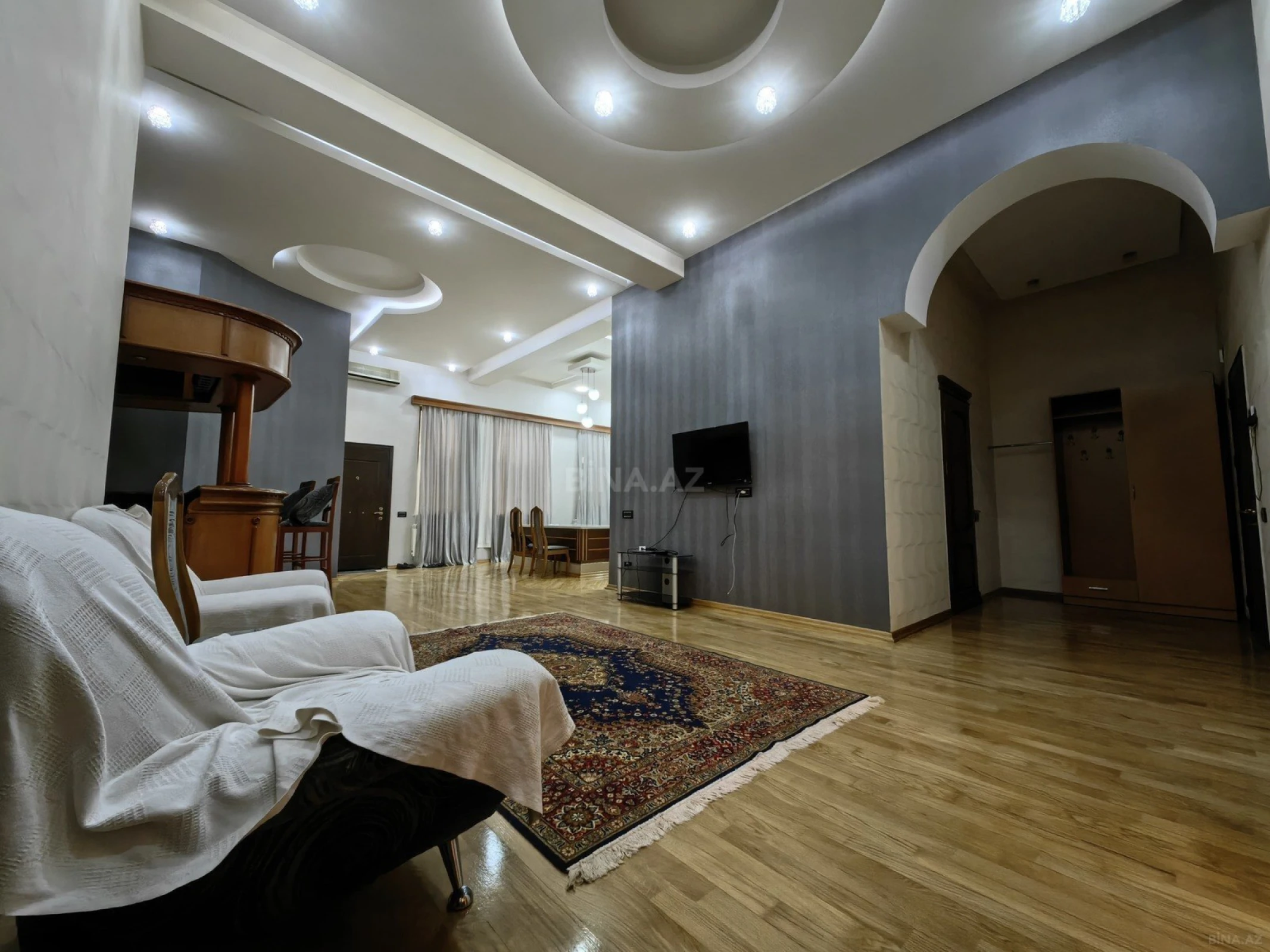 Satılır 5 otaqlı mənzil 278 m²