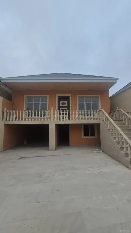 Satılır 4 otaqlı həyət evi 125 m²
